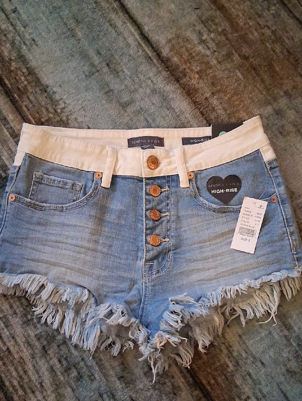 Kendall & Kylie Blue Denim Shorts with White Waistband. NWT Size 5
